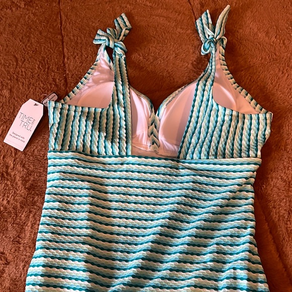 Women’s bathing suit - Picture 4 of 5